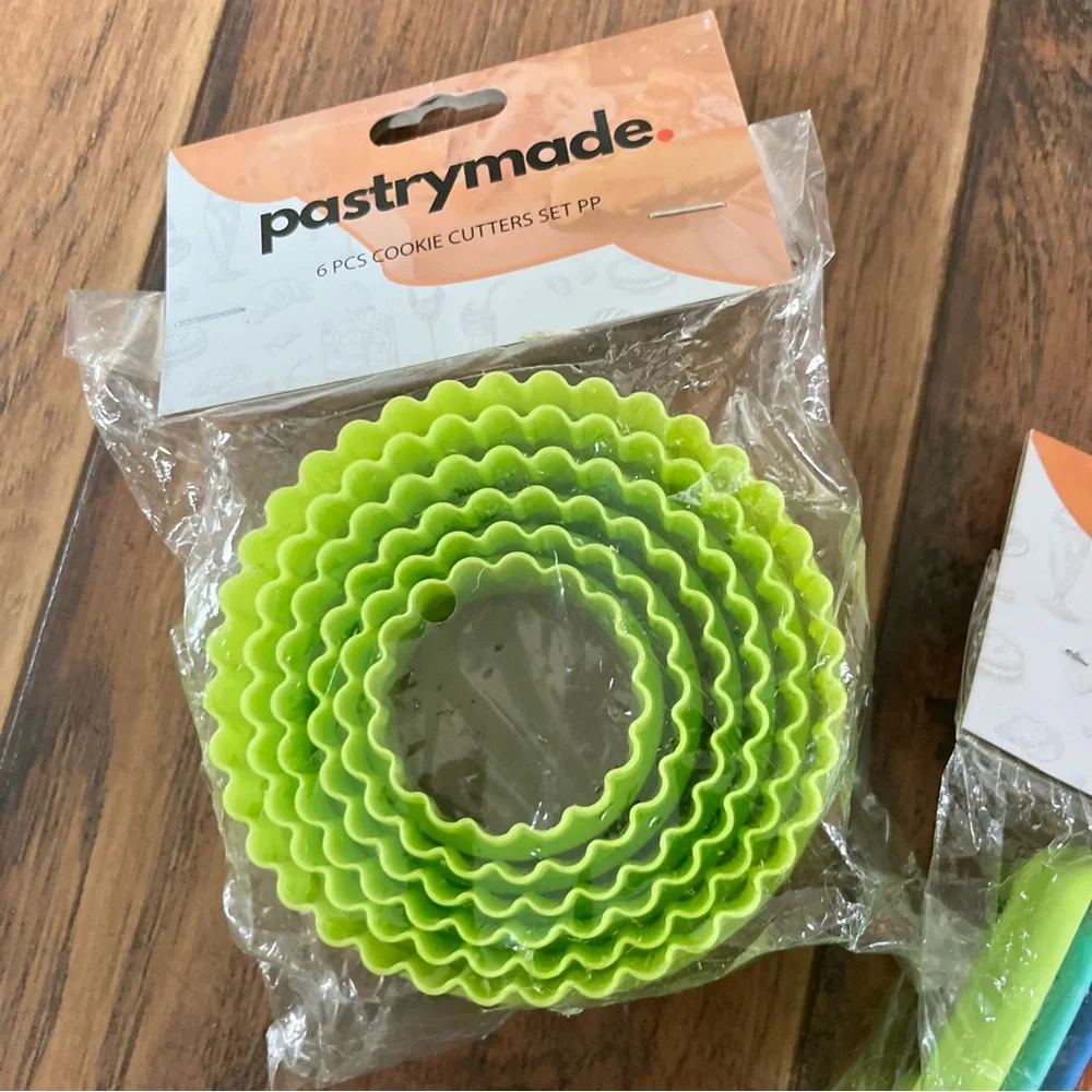 Pastry Lime Green and Multicolor Nesting Cookie Cutter Sets - Pastry
